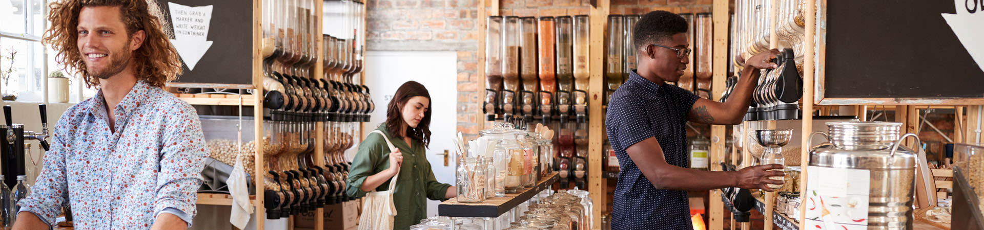 Zero Waste: shopping at a zero-waste shop.