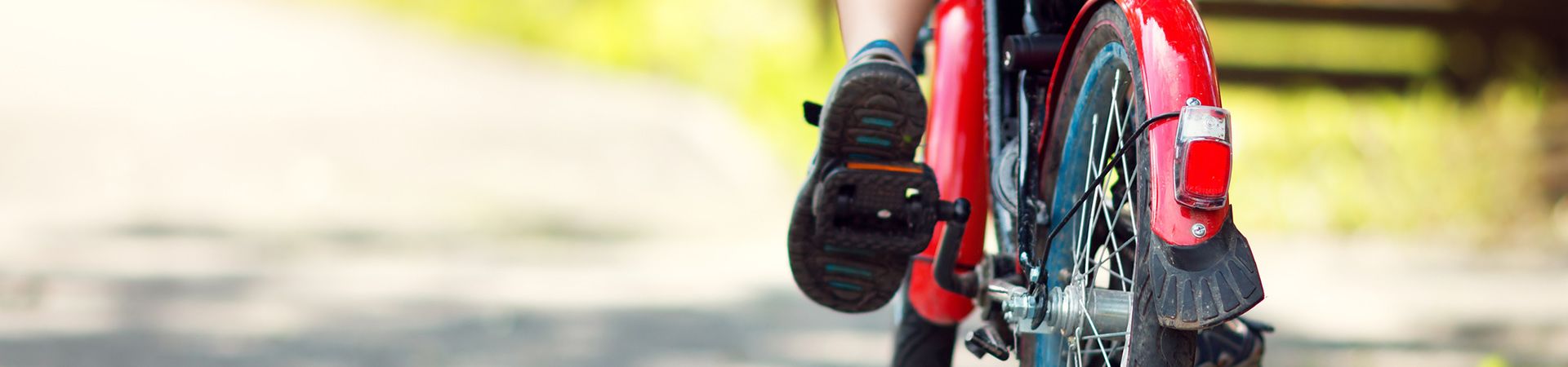 Bicicletas seguras para niños: las bicicletas sin el equipamiento de seguridad básico no deben utilizarse en la vía pública.