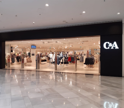 C&A Store Voesendorf Shopping City Sued