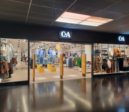 C&A Store Mels Pizolpark
