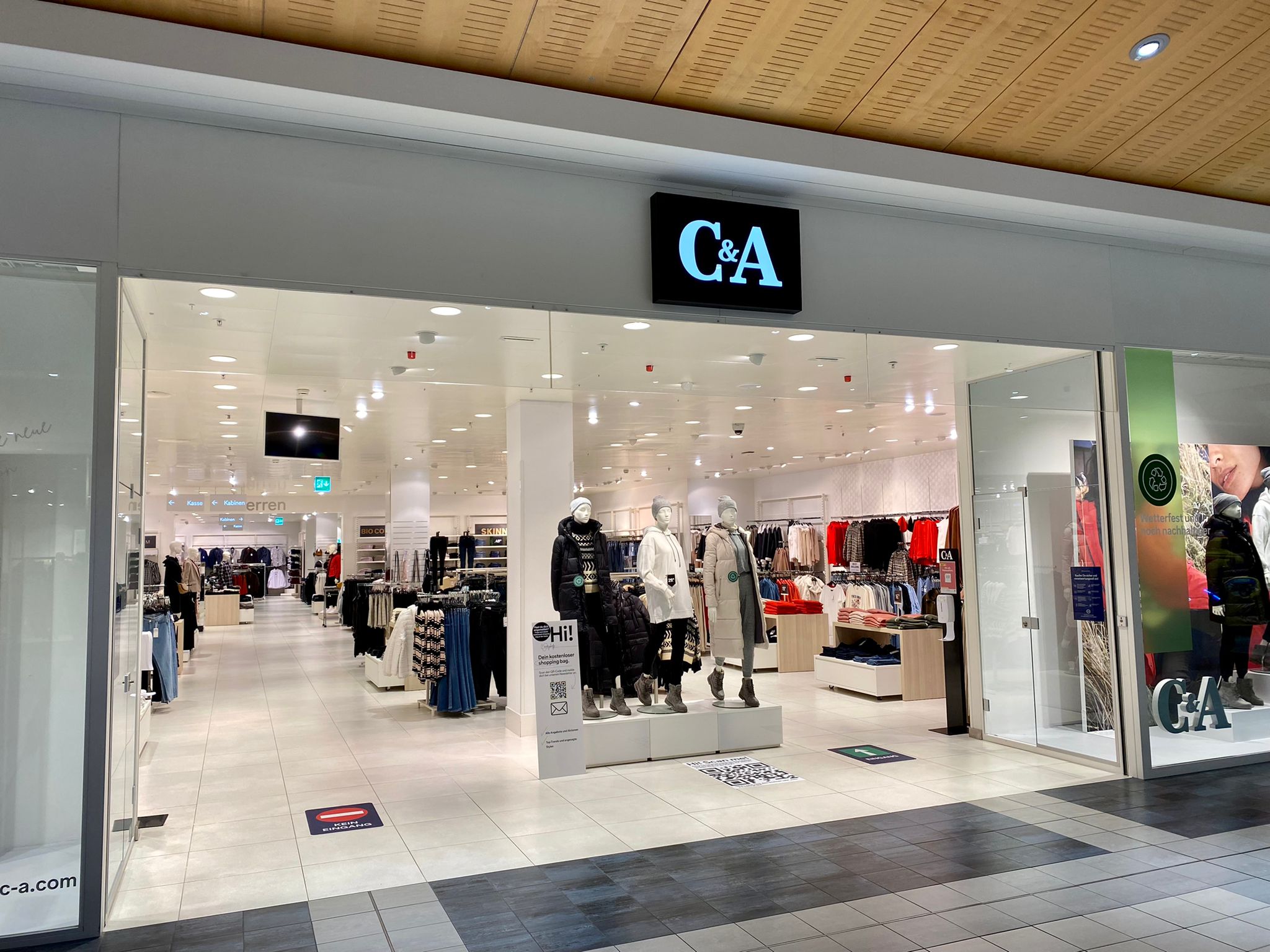 C&A Store Emmenbruecke Center