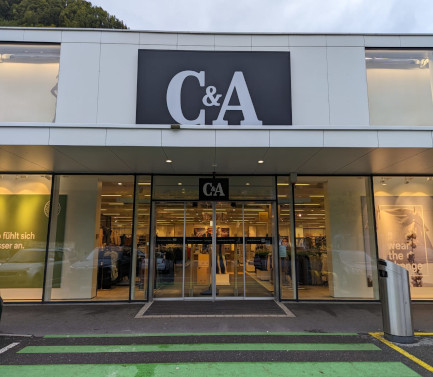C&A Store Naefels Fachmarktcenter Oberdorf