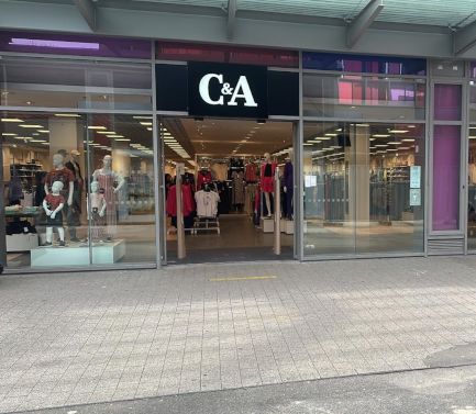 C&A Store Vaulx en Velin Carre de Soie