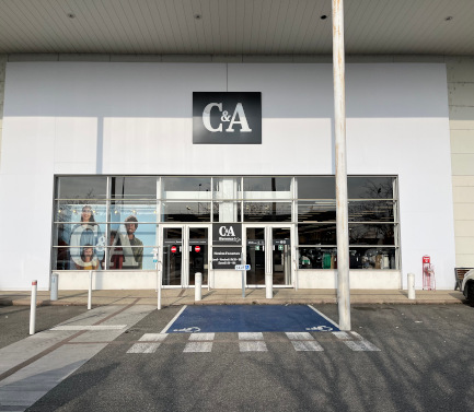 C&A Store Valence Plateau des couleurs