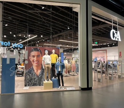 C&A Store Beek Makado