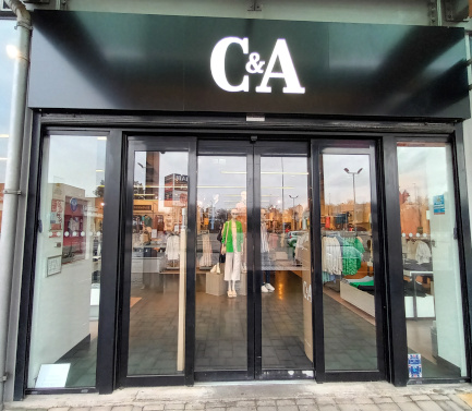 C&A Store Portimao Retail Center