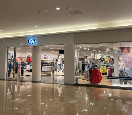 C&A Store Koper Planet