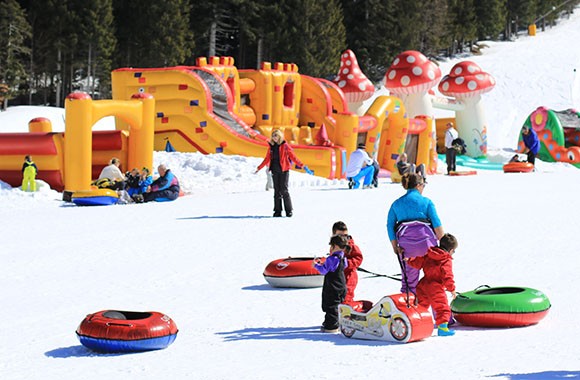 Vacanze sulla neve con i bambini - Località sciistica Andalo.