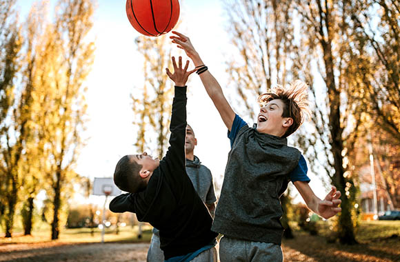 Sport e attività all’aria aperta si devono alternare alle ore passate al PC Sport e attività all’aria aperta si devono alternare alle ore passate al PC