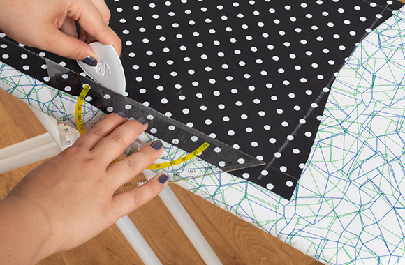 Outline the lunch bag on your piece of fabric and cut it to size.