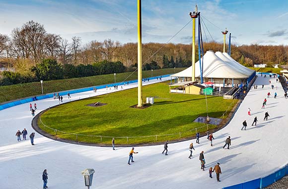 Eislaufbahn des Grefrather EisSport & EventParks. Eislaufbahn des Grefrather EisSport & EventParks.
