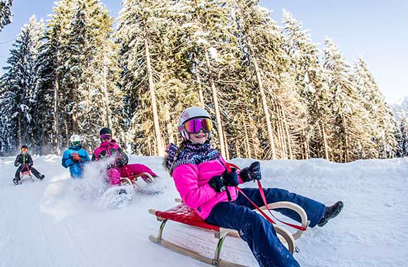 Obertauern – Kinder fahren Ski. Obertauern – Kinder fahren Ski.