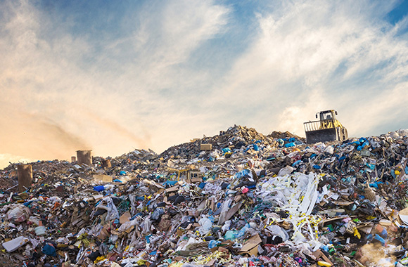 Ein Großteil unseres Mülls landet noch immer auf Deponien.
