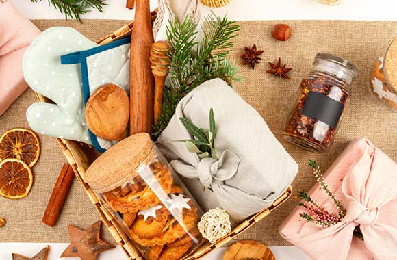 Sustainable shopping - plastic-free and organic products help protect the environment. Sustainable shopping - plastic-free and organic products help protect the environment.