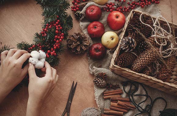 Sustainable Christmas decorations - design a Christmas wreath from natural materials. Sustainable Christmas decorations - design a Christmas wreath from natural materials.