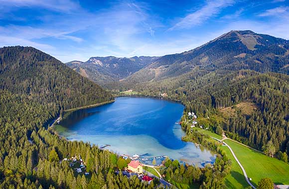 Pilgerwelt Mariazell – Der Erlaufsee in der Nähe von Mariazell. Pilgerwelt Mariazell – Der Erlaufsee in der Nähe von Mariazell.