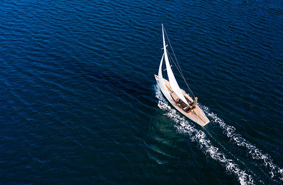 Zeilen – Zeilboot op het water.