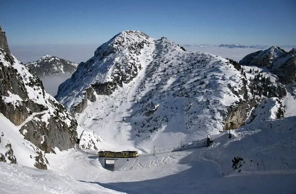 Skigebiet Wendelstein mit Zahnradbahn. Skigebiet Wendelstein mit Zahnradbahn.