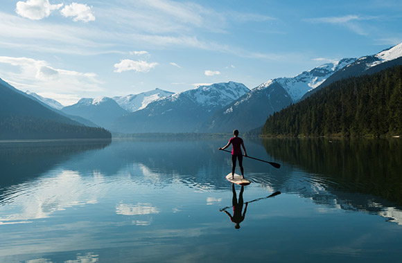 Stand up paddle – Un tour su un lago di montagna.