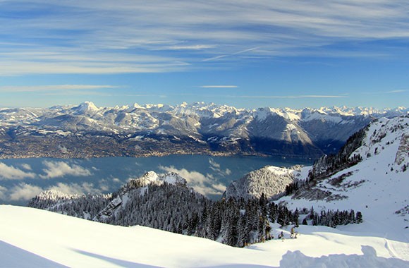 Vue sur le lac Leman depuis Thollon les Memises. Vue sur le lac Leman depuis Thollon les Memises.