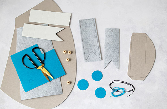 Father's Day crafting: crafting materials for the bookmark. Father's Day crafting: crafting materials for the bookmark.