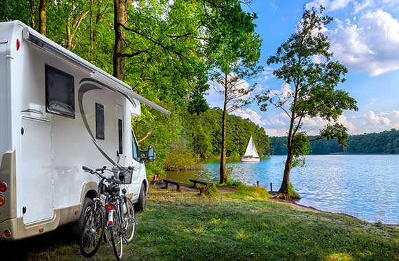 Rowerowe Mazury - rowery oparte o kampera nad jeziorem Jeziorak. Rowerowe Mazury - rowery oparte o kampera nad jeziorem Jeziorak.