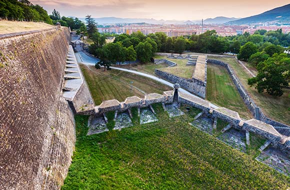murallas-de-pamplona.jpg. murallas-de-pamplona.jpg.