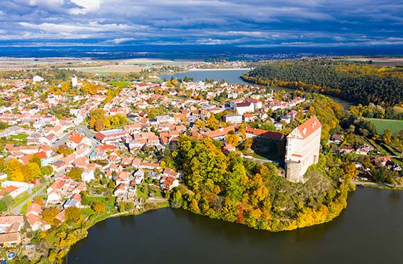 Zámek Plumlov ležící na Hané – jeden z oblíbených cílů výletů na kole v Olomouckém kraji. Zámek Plumlov ležící na Hané – jeden z oblíbených cílů výletů na kole v Olomouckém kraji.