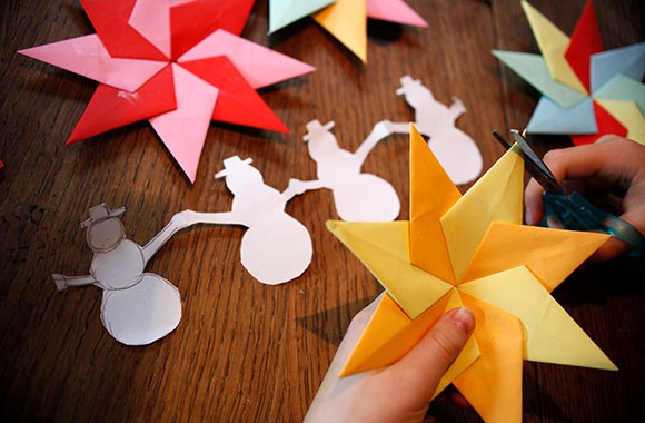 Realizzare stelle di carta fai da te. Realizzare stelle di carta fai da te.