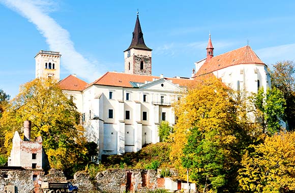 Výlet středními Čechami – Sázavský klášter v Posázaví. Výlet středními Čechami – Sázavský klášter v Posázaví.