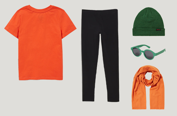 Easy to make pumpkin costume for children: items of clothing needed to make a pumpkin costume.