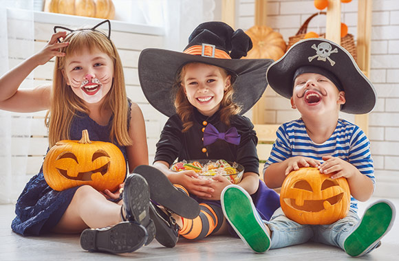 Making your own Halloween costumes for children: cat costume, witch costume and a pirate costume. Making your own Halloween costumes for children: cat costume, witch costume and a pirate costume.