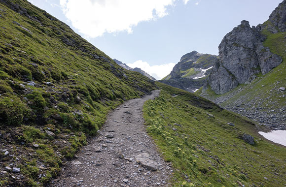 Photo editing – an unedited image of a mountain landscape.