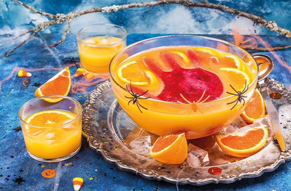 Halloween themed drink: bright and colourful non-alcoholic Halloween punch.