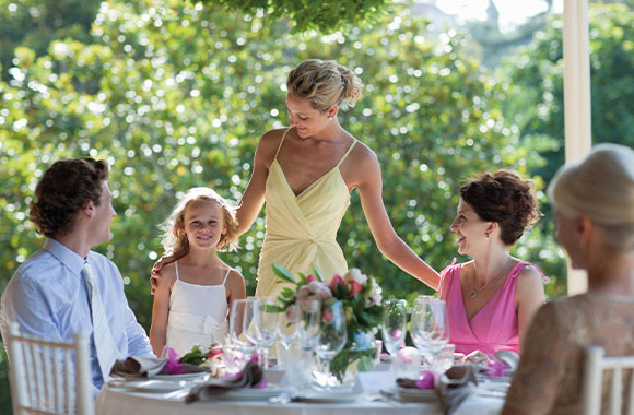 Kleidung zur Silberhochzeit Outfit Tipps fur Brautpaar Gaste