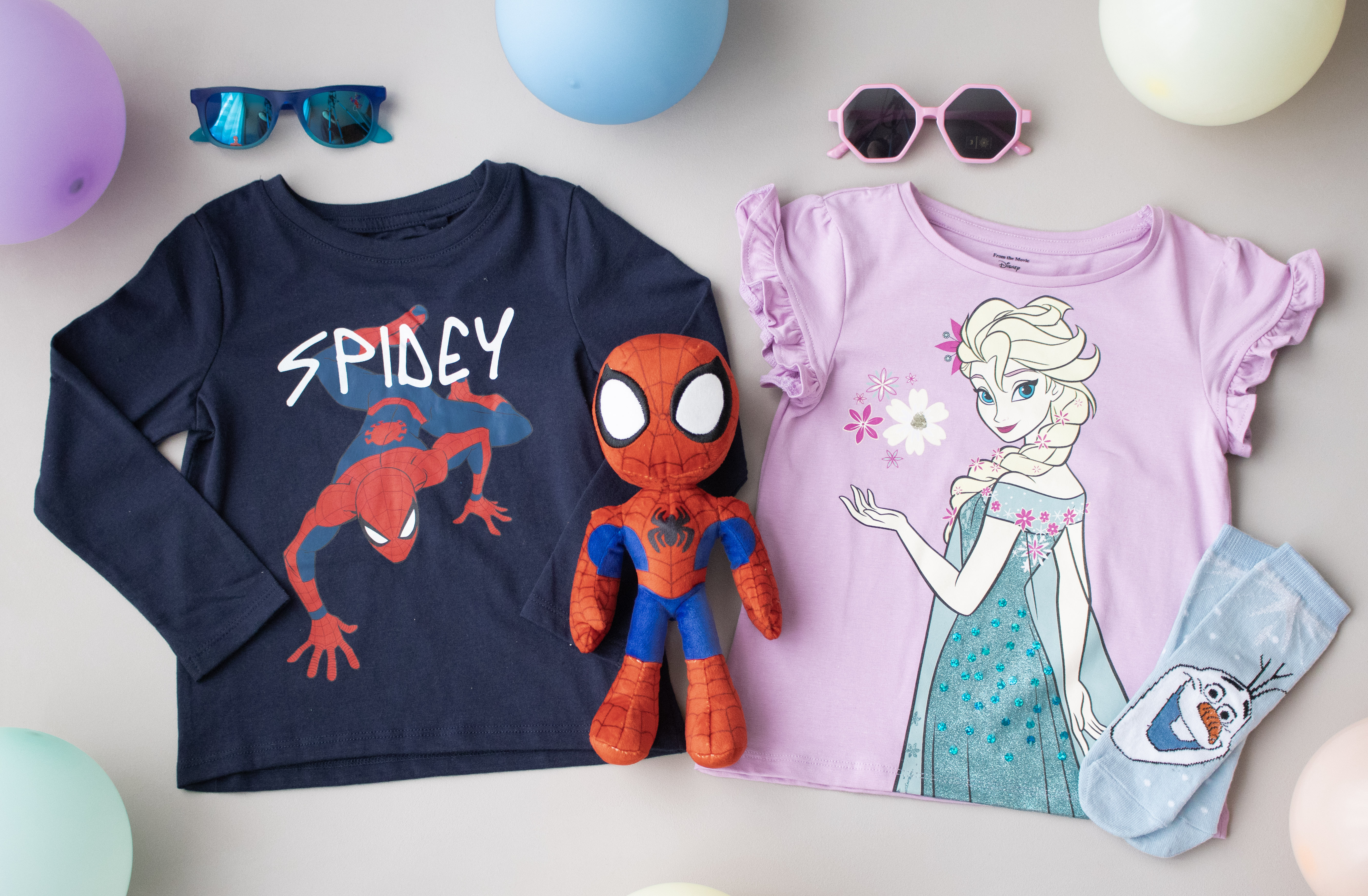 Gifts for 6-year-olds: clothes and accessories from Spider-Man and the Ice Queen. Gifts for 6-year-olds: clothes and accessories from Spider-Man and the Ice Queen.