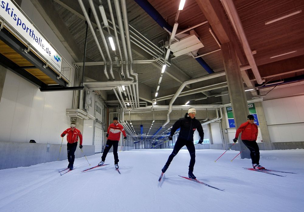 Innenansicht Skisporthalle Oberhof Innenansicht Skisporthalle Oberhof