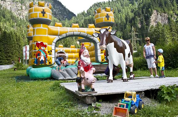 Familienfreundlicher Alpengasthof in Pinzgau Familienfreundlicher Alpengasthof in Pinzgau