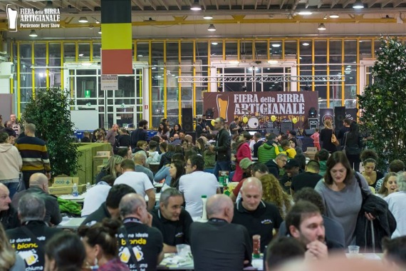 La Fiera di Pordenone con il pubblico del Pordenone Beer Show La Fiera di Pordenone con il pubblico del Pordenone Beer Show