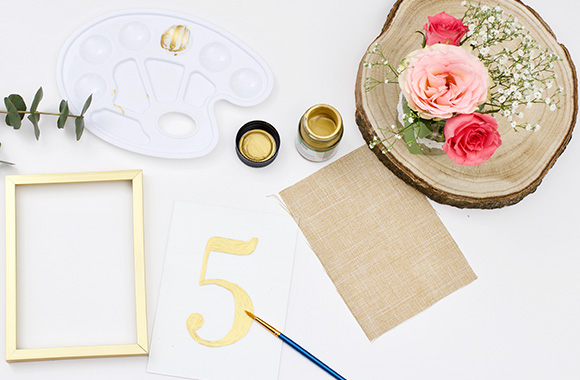 tavole per esporre immagini o altri oggetti a matrimoni 12 pezzi compleanni porta piatto in plastica dorati da 7,6 cm Tincogo Cavalletti per la decorazione della casa 