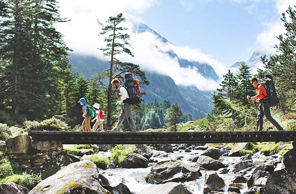 In montagna con i bambini – Per una gita in famiglia è meglio scegliere percorsi più semplici, adatti alle capacità di tutti