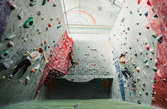 Indoor boulderen