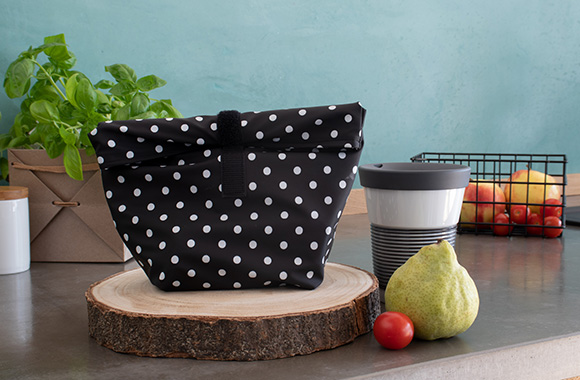 Un sac de course imperméable pour faire ses achats Un sac de course imperméable pour faire ses achats