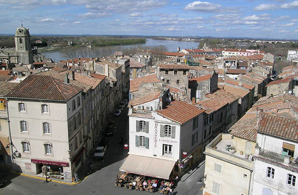 Arles à vélo en suivant la Via Rhona Arles à vélo en suivant la Via Rhona