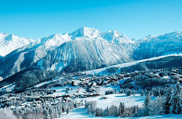Vue sur la station de Courchevel Vue sur la station de Courchevel