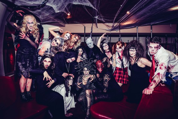 verkleidete Menschen feiern Halloween verkleidete Menschen feiern Halloween