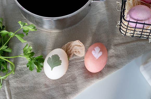 Designing Easter eggs – elegant natural prints.