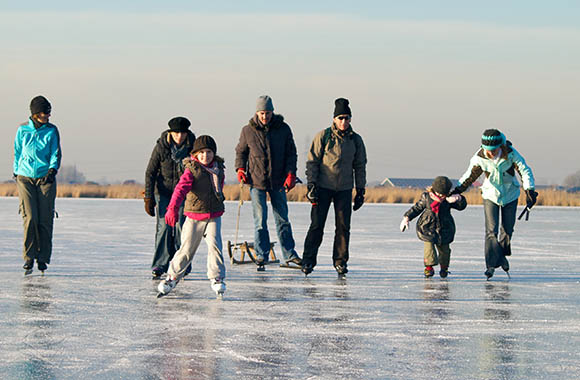 Schlittschuhlaufen auf dem See Schlittschuhlaufen auf dem See