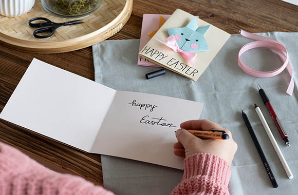 Writing Easter messages - Easter sayings make a good introduction.