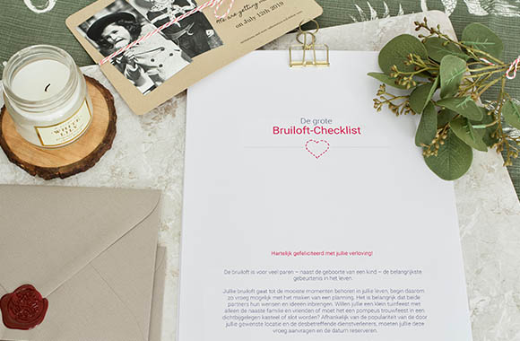 Bruiloftschecklist voor de trouwplanning is klaargelegd Bruiloftschecklist voor de trouwplanning is klaargelegd